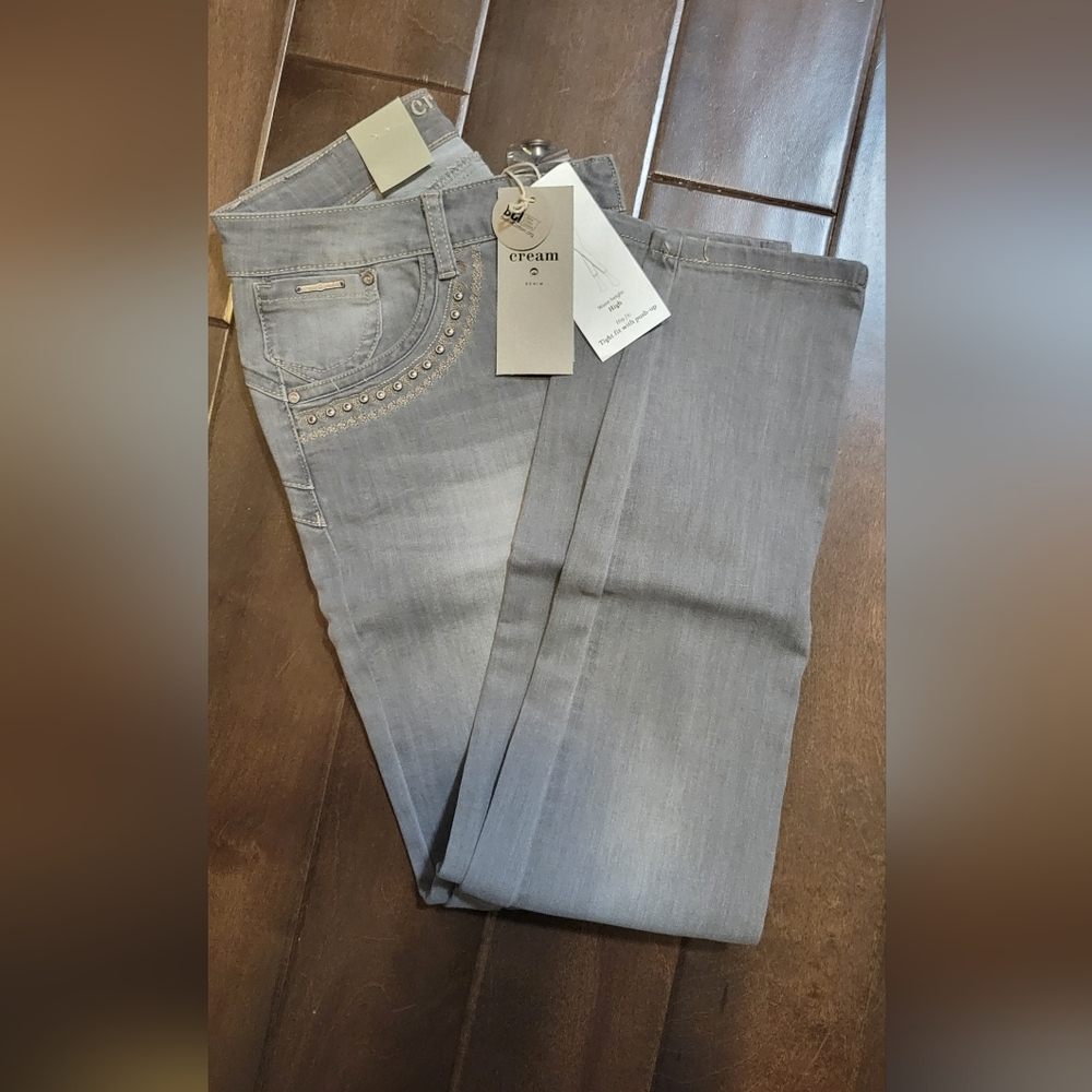 Cream Jeans